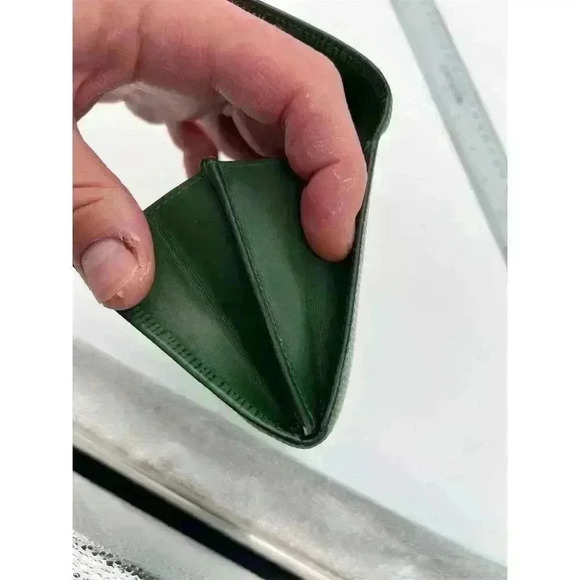 Louis Vuitton Epi Leather Unisex Wallet Green Credit Card Holder - Picture 9 of 9